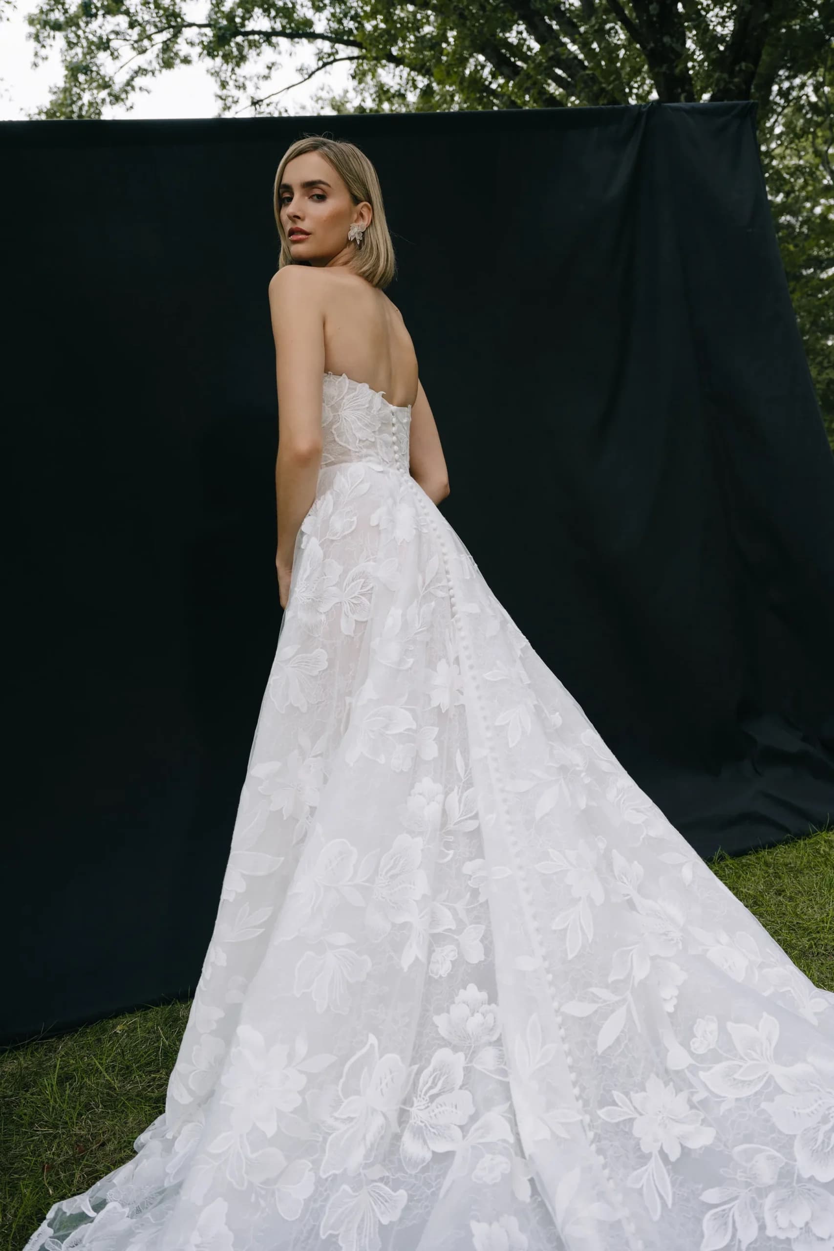 Gwendolyn by Jenny Yoo, view 4